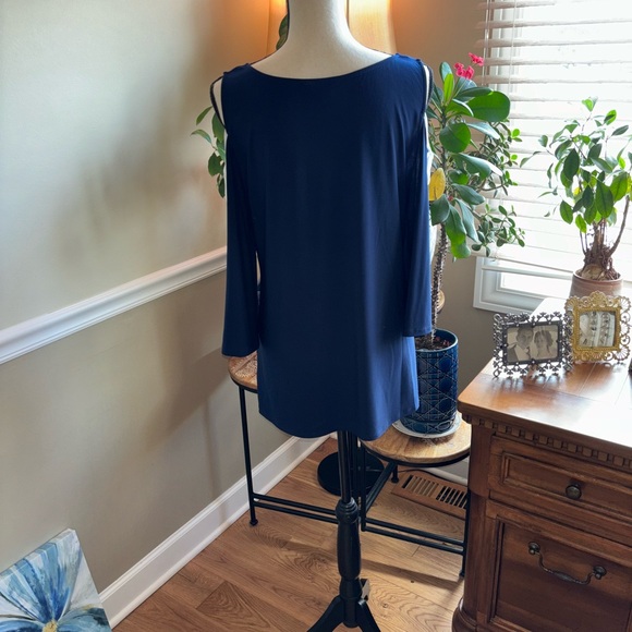 Vince Camuto ~ Garden Romance Cold Shoulder! 💙 - Picture 5 of 11